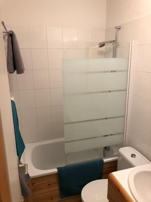 Central 3 Bedroom Chalet With Balcony วาลดีแซร์ ภายนอก รูปภาพ