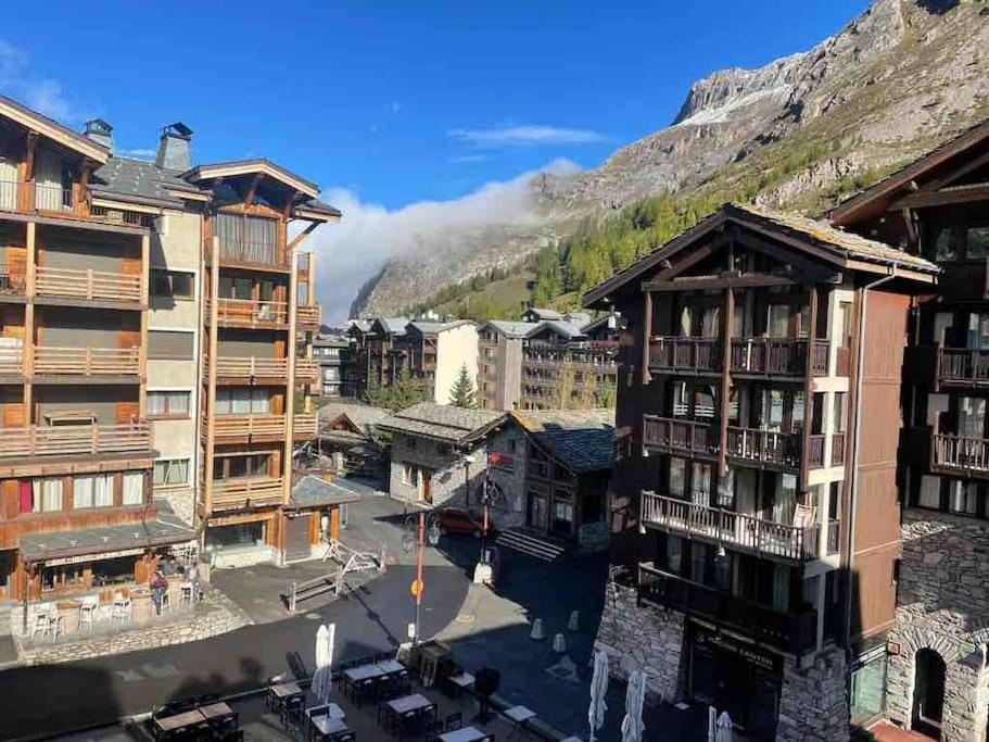 Central 3 Bedroom Chalet With Balcony วาลดีแซร์ ภายนอก รูปภาพ
