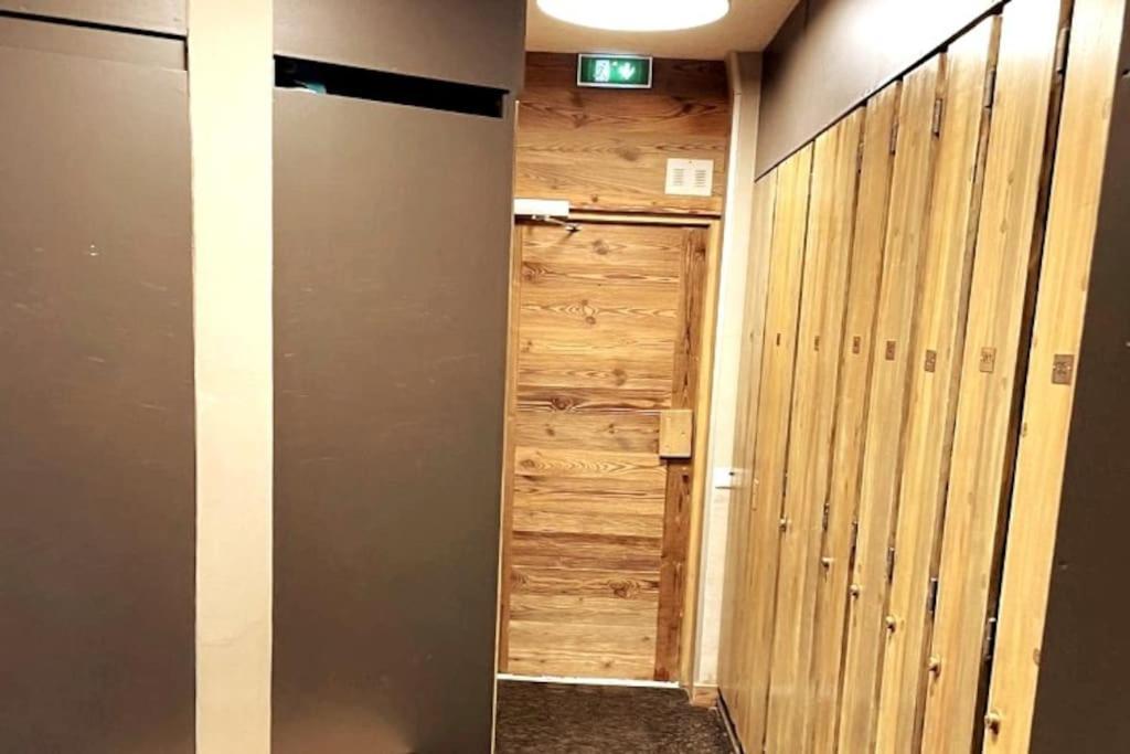 Central 3 Bedroom Chalet With Balcony วาลดีแซร์ ภายนอก รูปภาพ